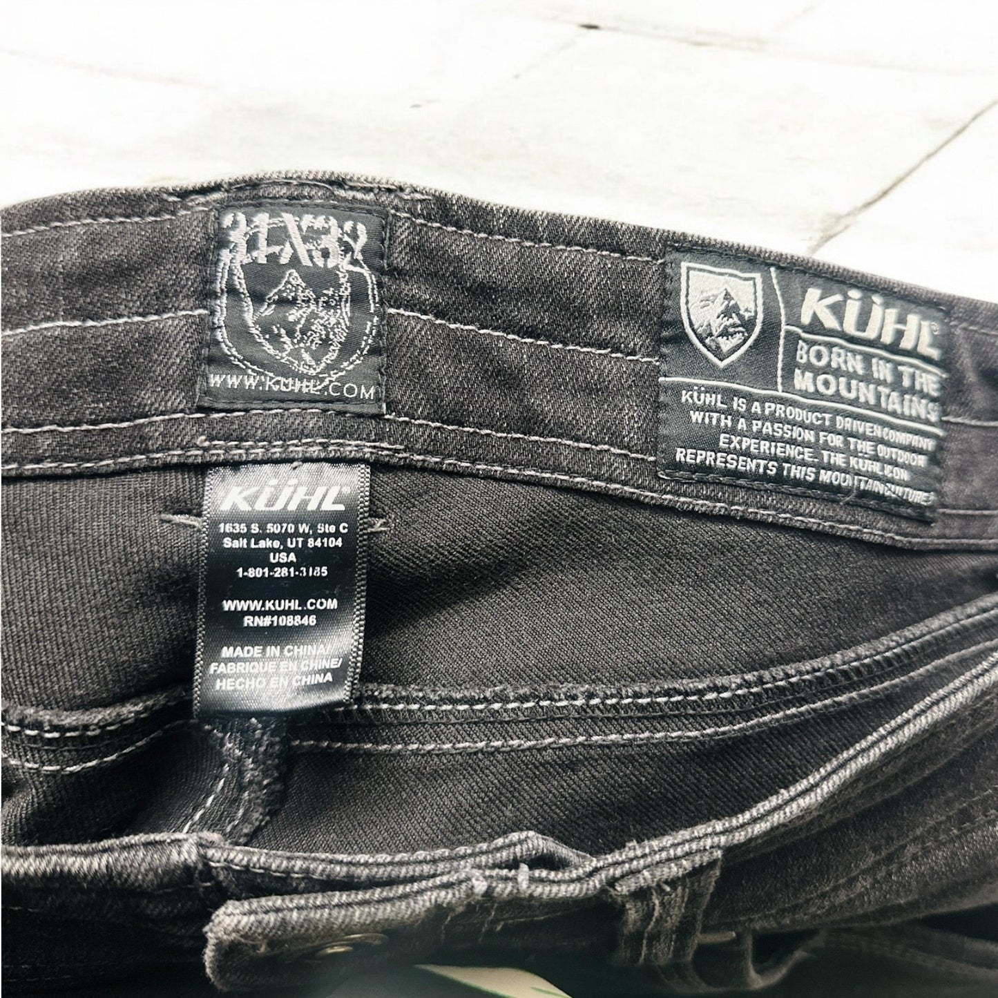 KÜHL Riot Jeans Men’s 32 Black Denim Y2K Rugged Utility Fit Vintage 2000s Grunge - Size 32