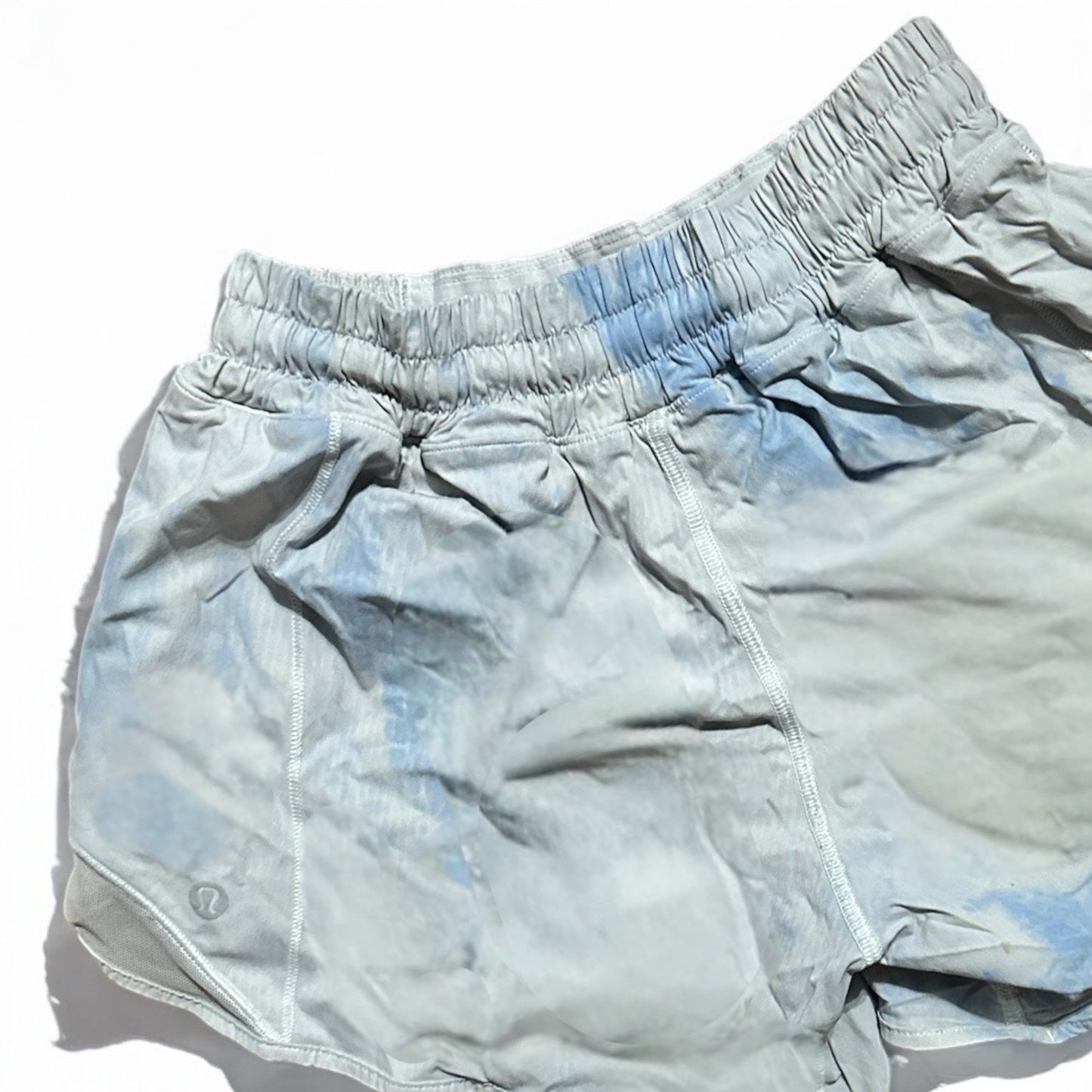 Lululemon Hotty Hot Low-Rise 2.5in Running Shorts - Size: 4